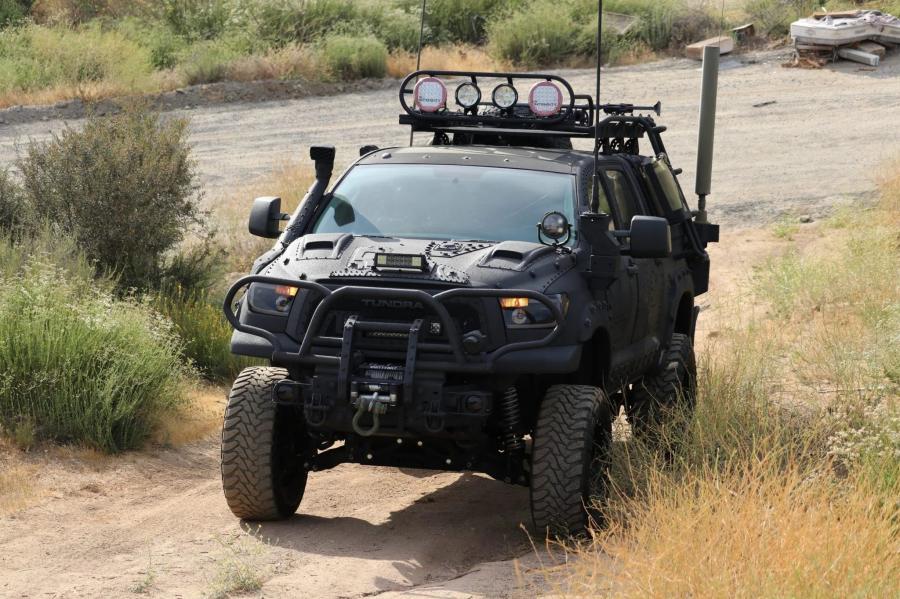  Toyota Tundra CrewMax 4x4 Zombie Apocalypse 2013 года  (фото 24 из 461)